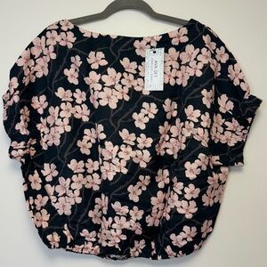 BNWT. Ava Sky Top Milano